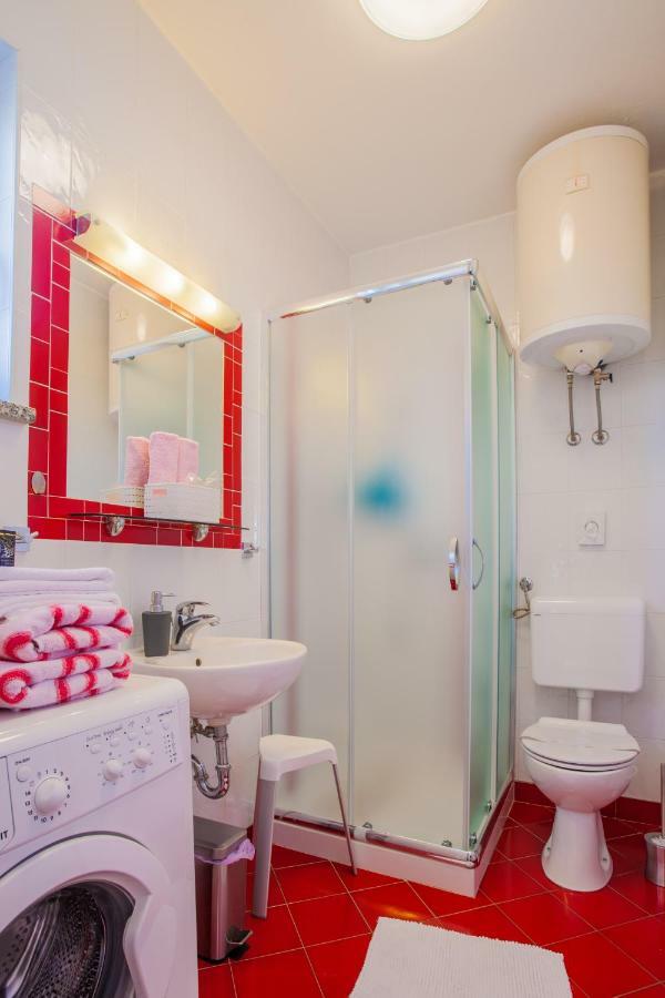 Apartman Madlen Cres Exterior photo
