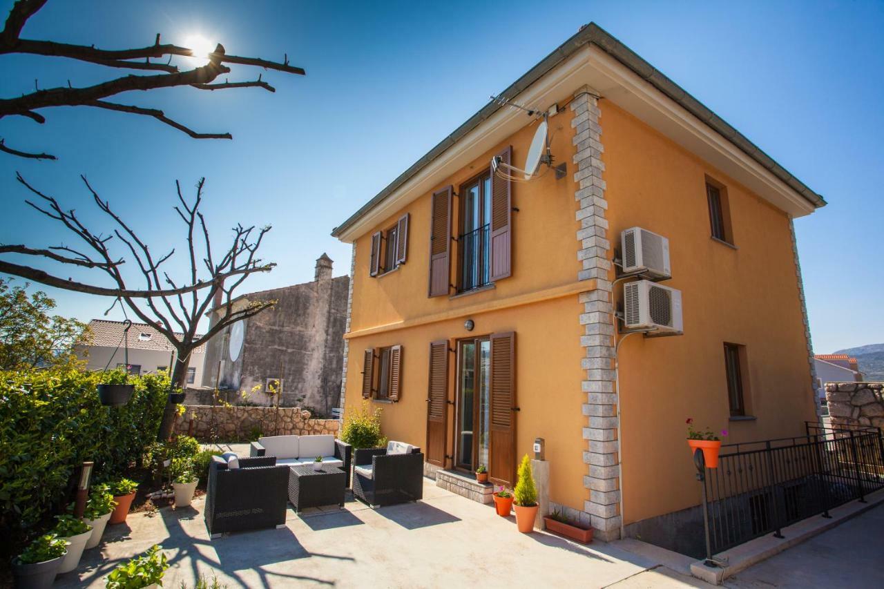Apartman Madlen Cres Exterior photo