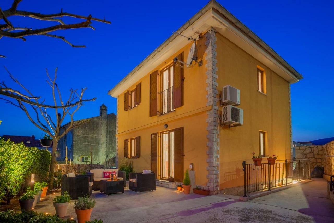 Apartman Madlen Cres Exterior photo