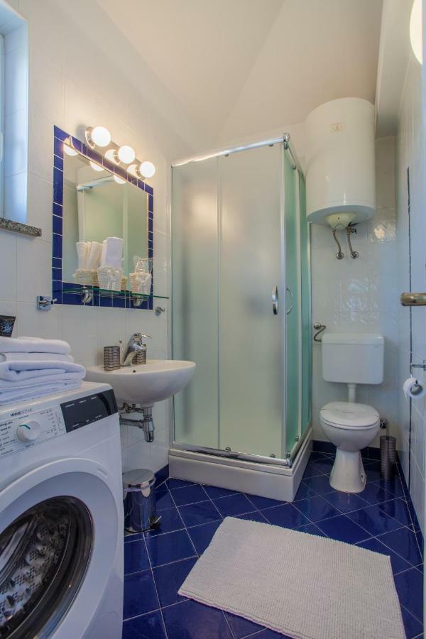 Apartman Madlen Cres Exterior photo