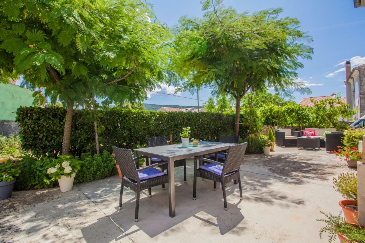 Apartman Madlen Cres Exterior photo
