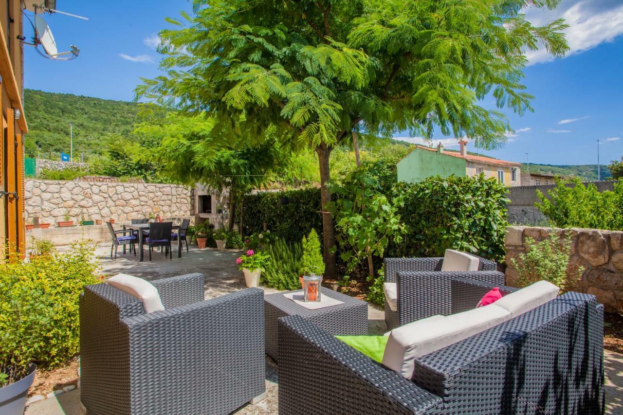 Apartman Madlen Cres Exterior photo